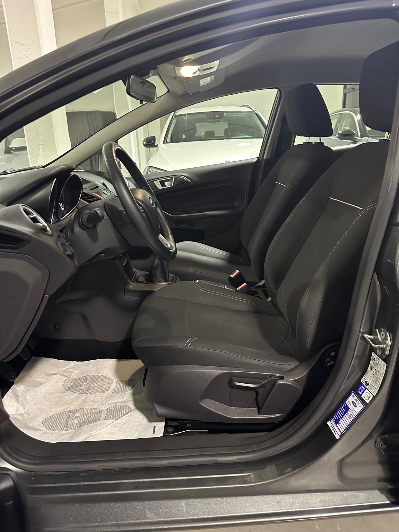 Ford Fiesta 1.2 60CV 5 porte Black & White Edition
