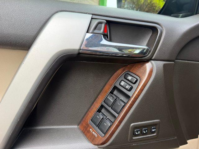 TOYOTA Land Cruiser 50 173CV 3.0 D-4D 7 POSTI INTERNI PELLE AUT.