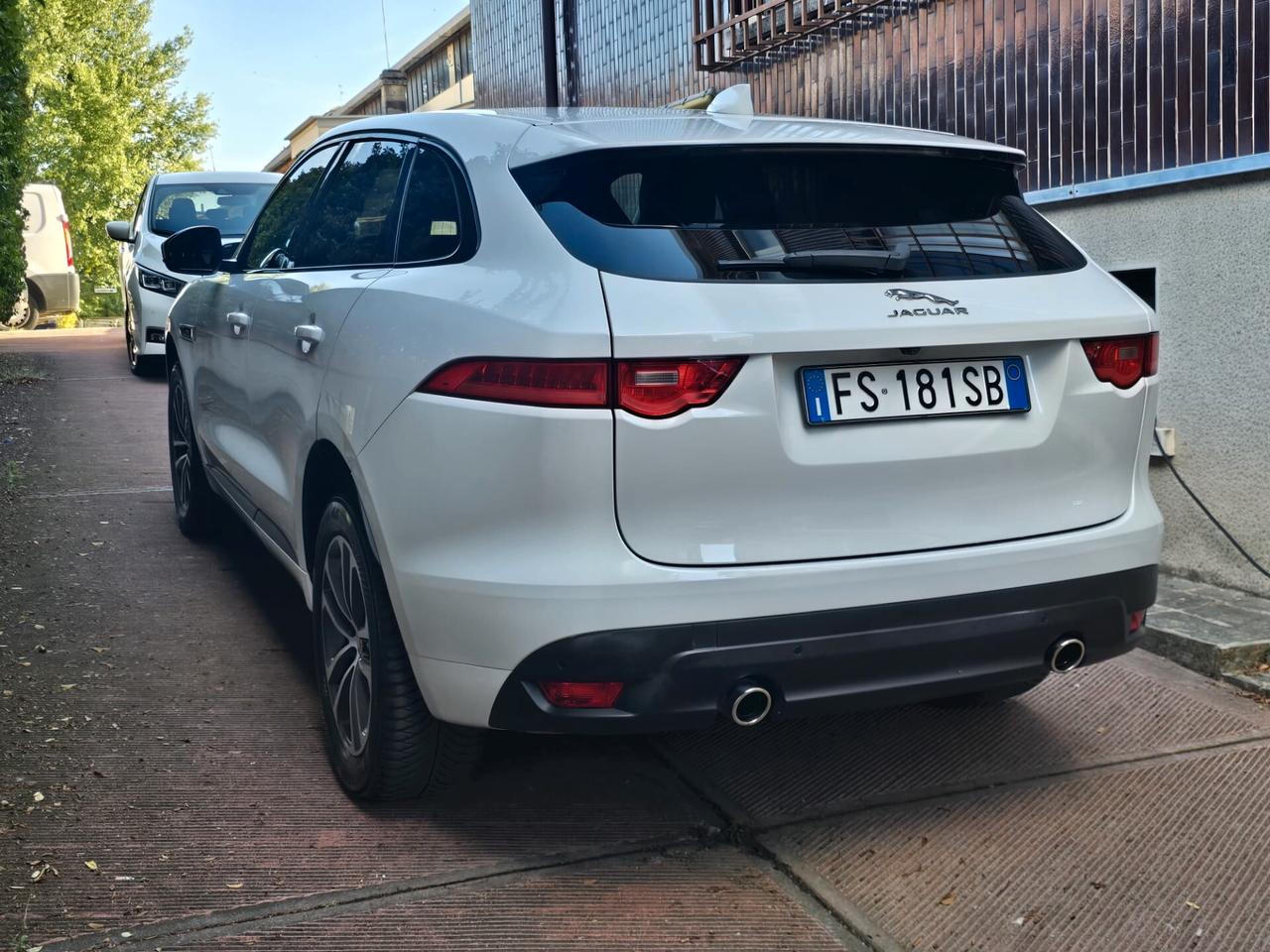 Jaguar F-Pace 3.0 D V6 300 CV AWD aut. R-Sport