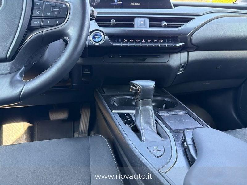 Lexus UX Hybrid Premium 2WD