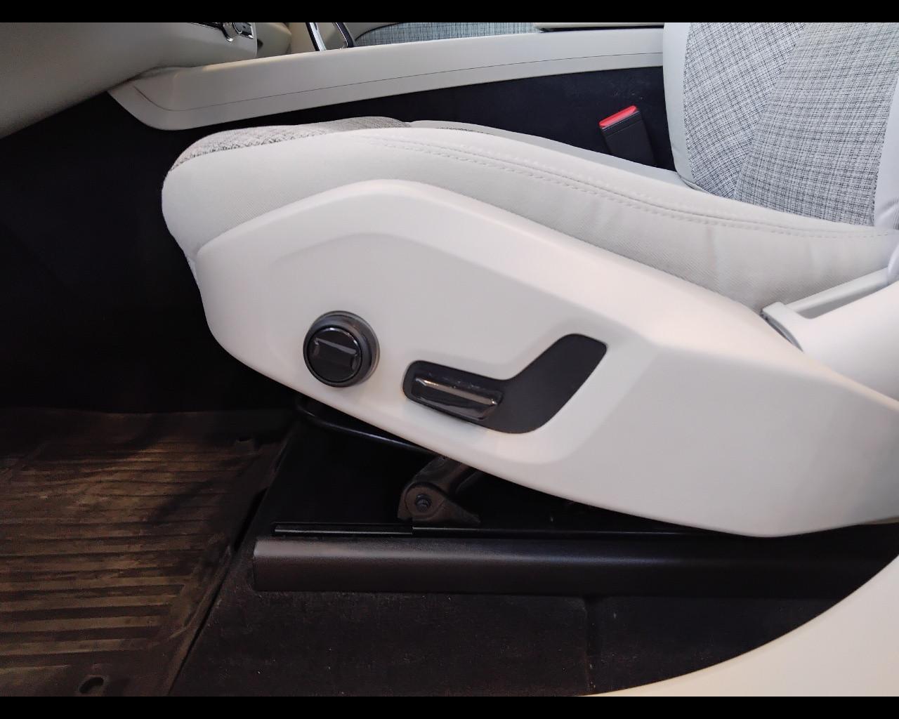 VOLVO XC60 II 2022 - XC60 2.0 b4 Core awd auto