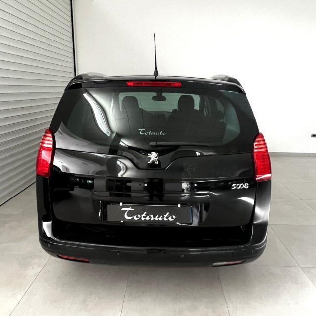 PEUGEOT 5008 1.6 HDi 115CV Allure
