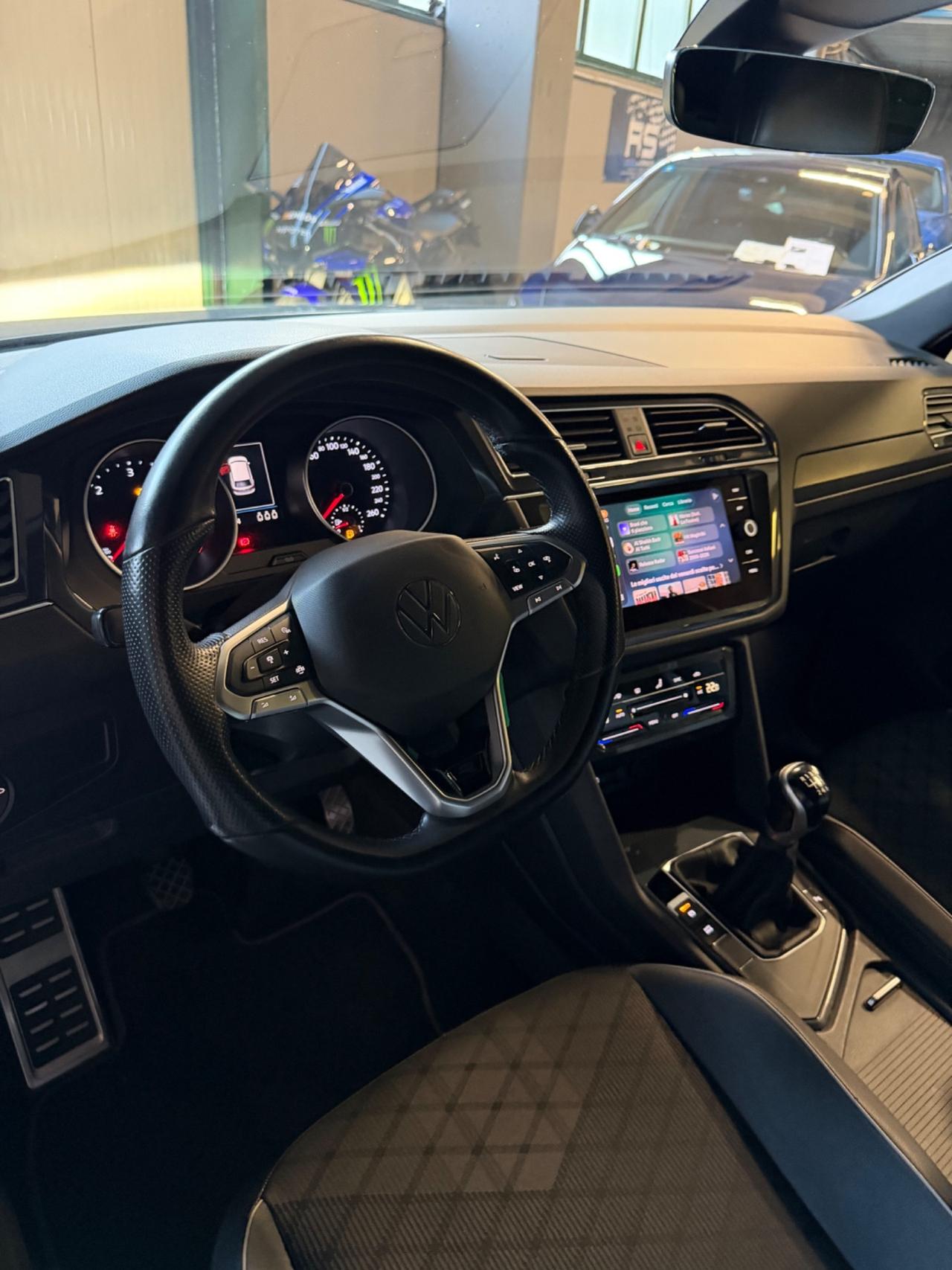 Volkswagen TIGUAN 2.0 TDI RLINE IQ MATRIX KMCERTIF