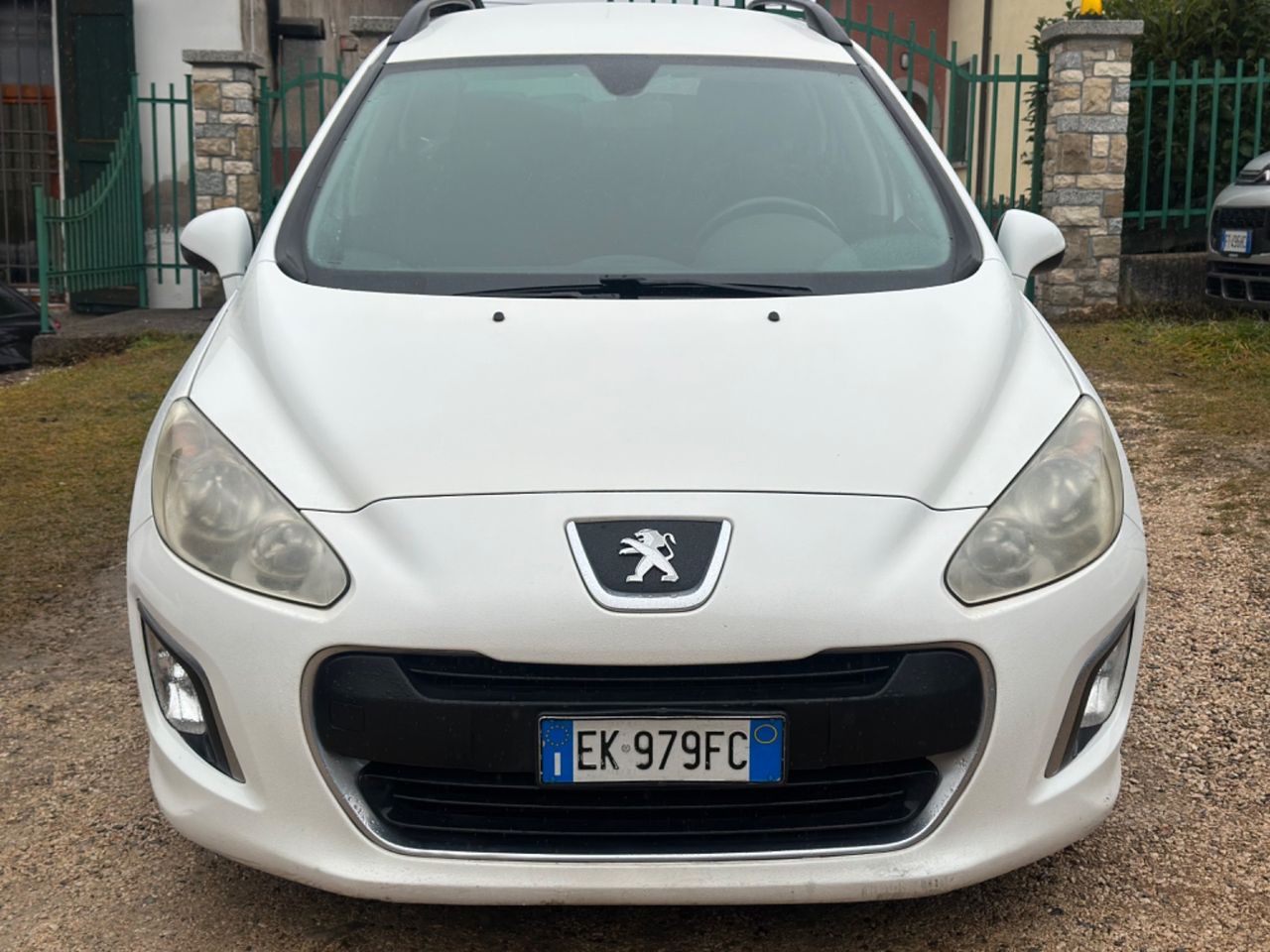 Peugeot 308 2011 photo 2