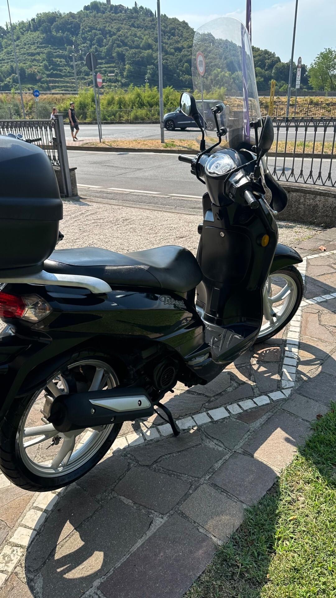 Peugeot Tweet 50 Parabrezza e bauletto
