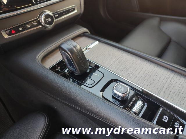 VOLVO V90 Cross Country B4 (d) AWD 197CV Geartronic Business Pro