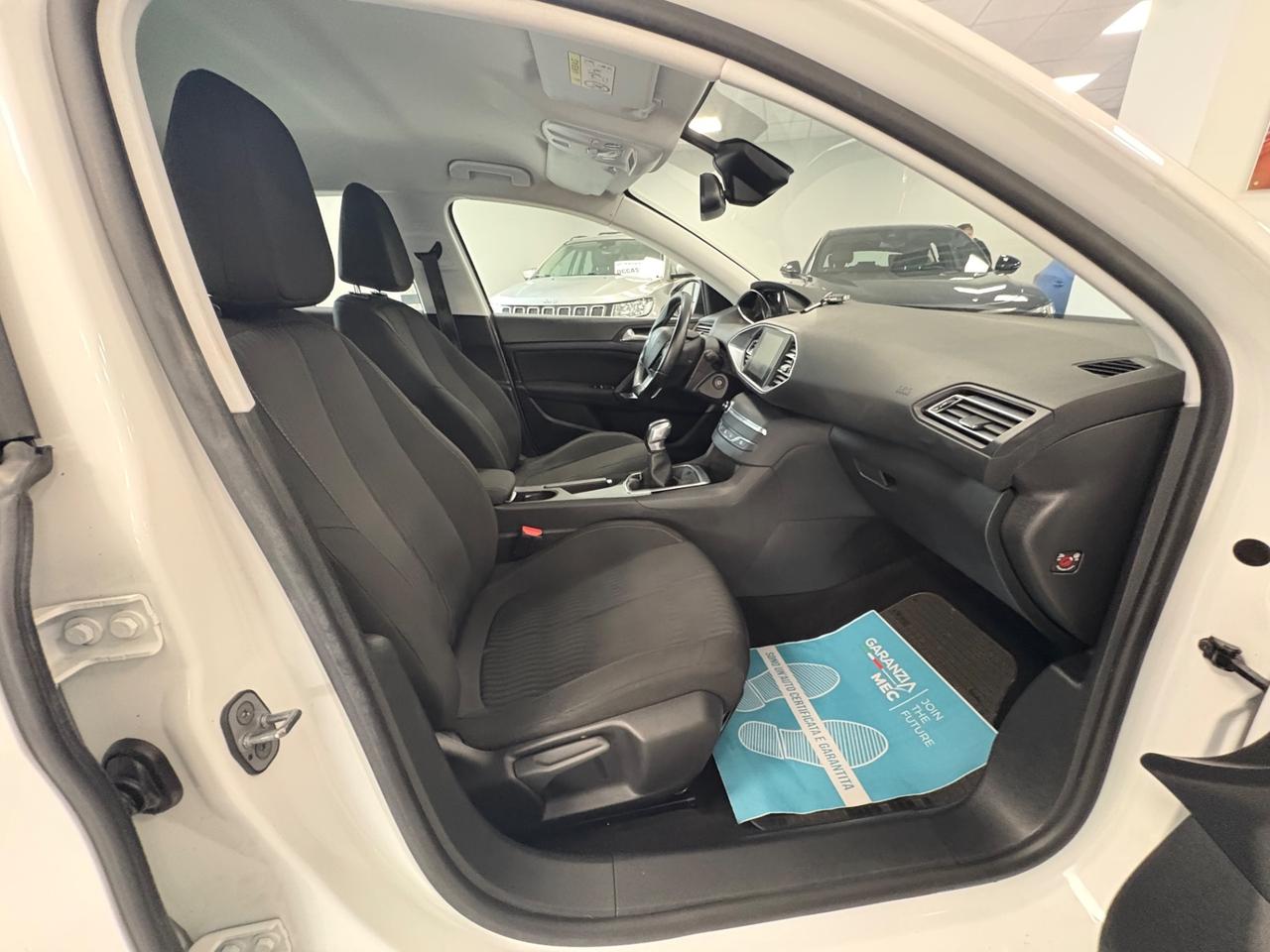 Peugeot 308 1.2 benzina 110cv 2016 neopatentati