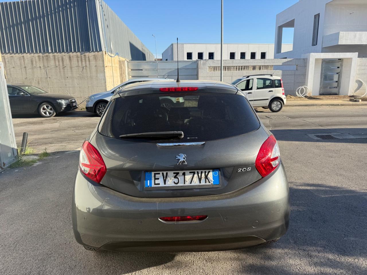 Peugeot 208 1.4 HDi 68 CV 5 porte Allure