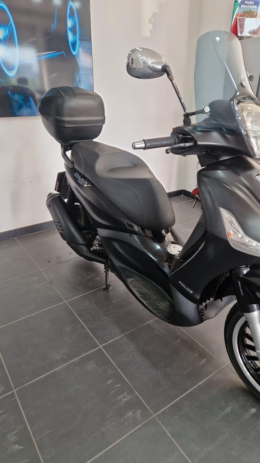 Piaggio Beverly 300 police