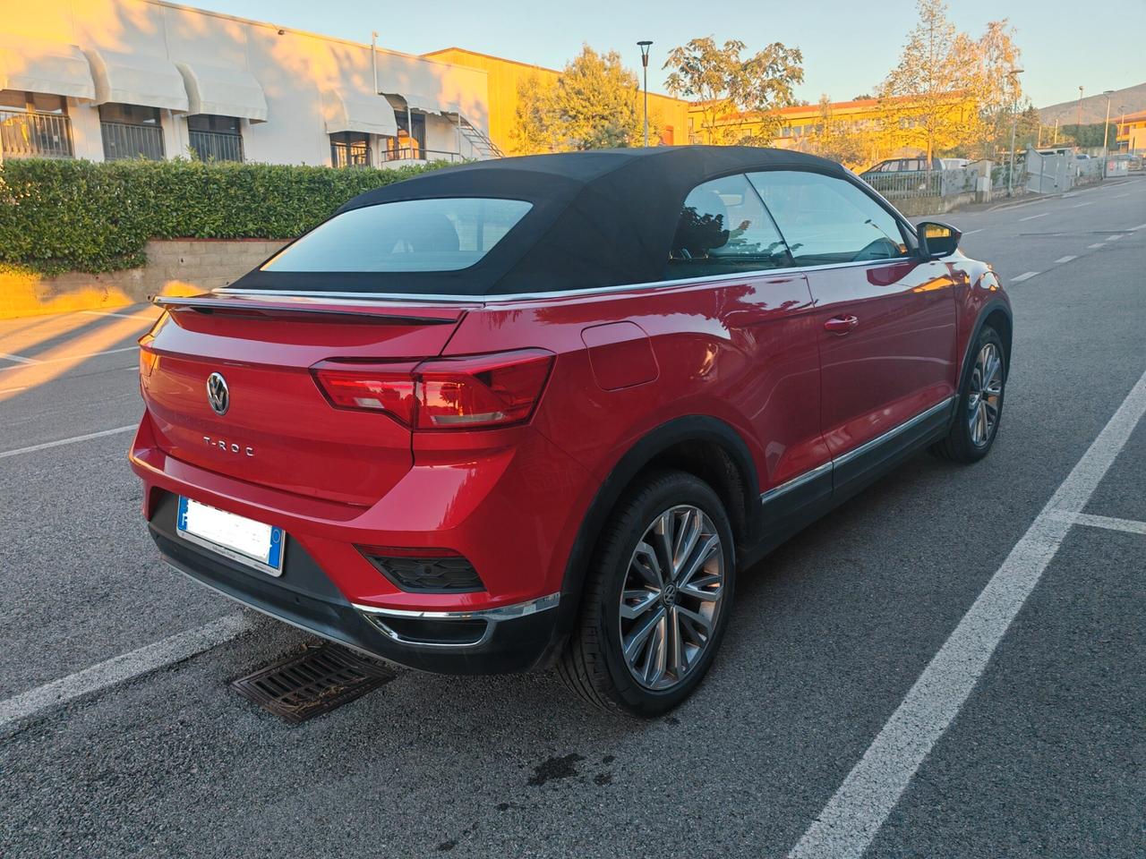 Volkswagen T-Roc Cabriolet incidentata