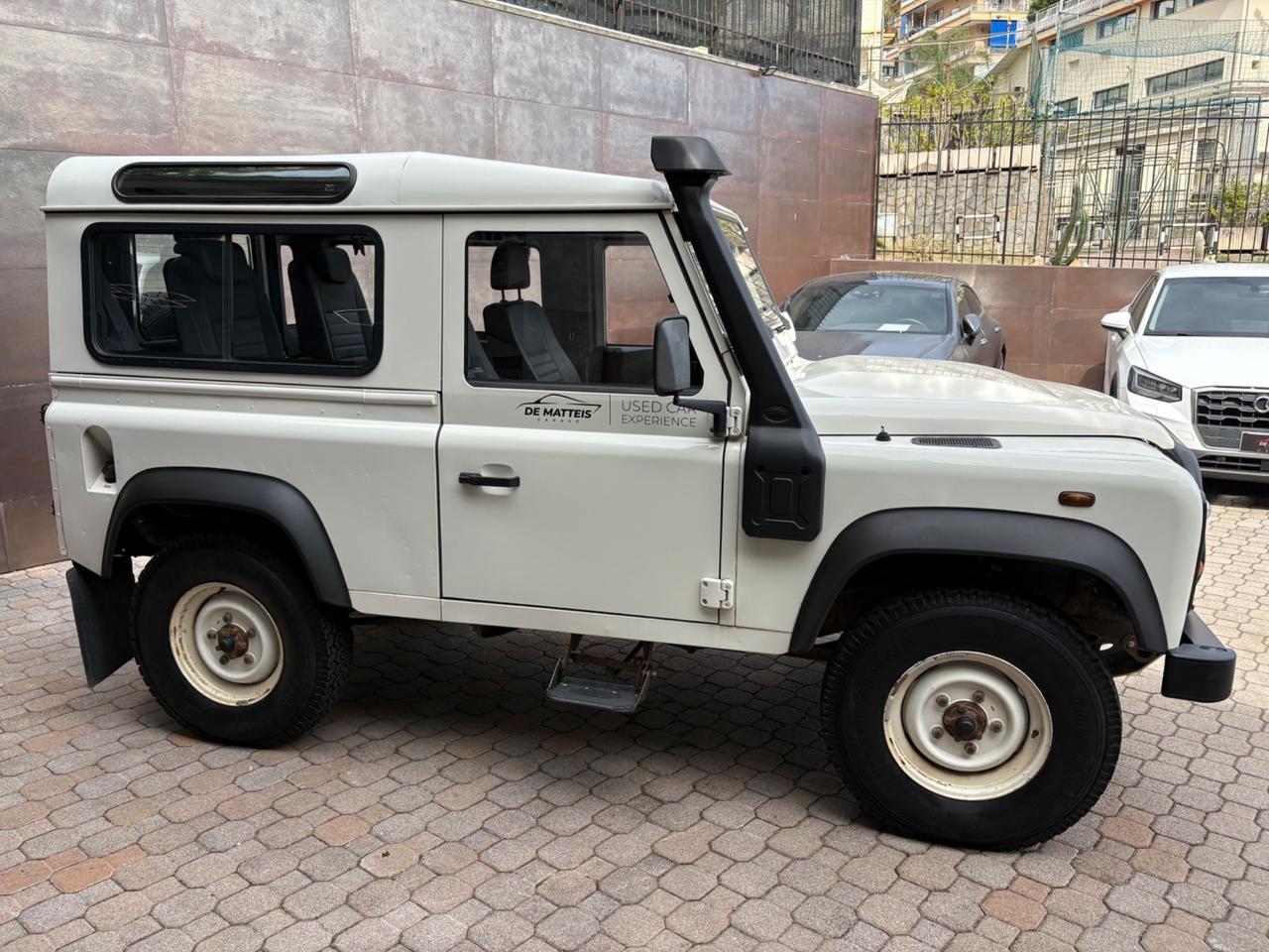 Land Rover Defender 90 2.4 TD4 Station Wagon E