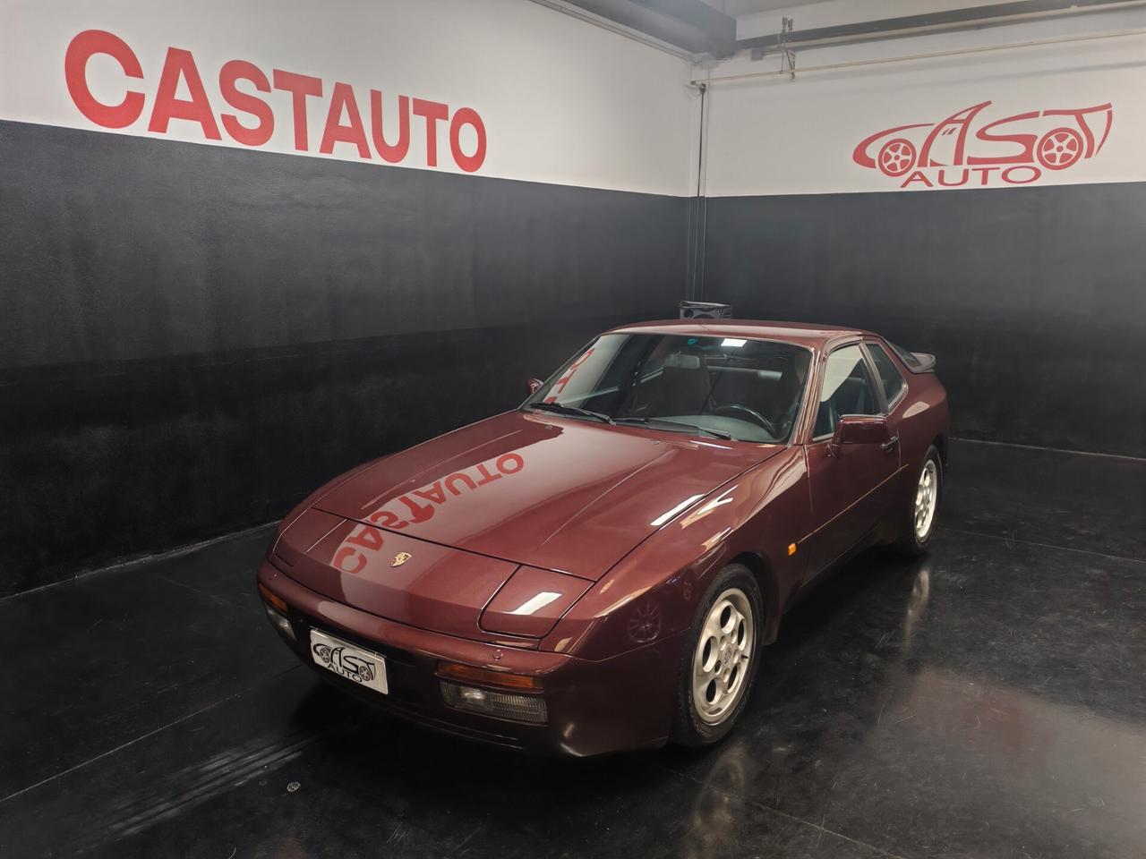 Porsche 944 Turbo targa oro