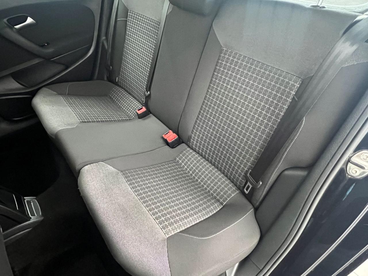 VOLKSWAGEN Polo V 2014 Polo 5p 1.4 tdi Comfortline 75cv