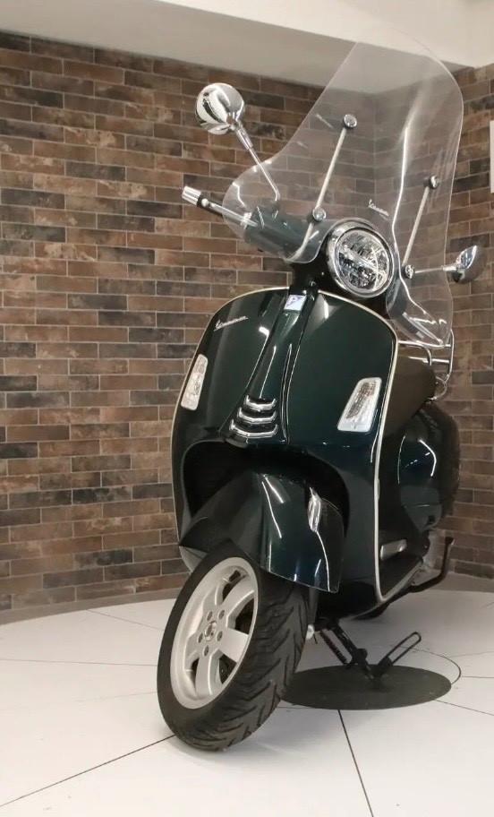 Piaggio Vespa 300 GTS
