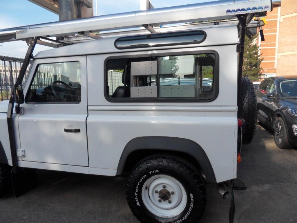 Land Rover Defender 90 2.2 TD4 Station Wagon N1