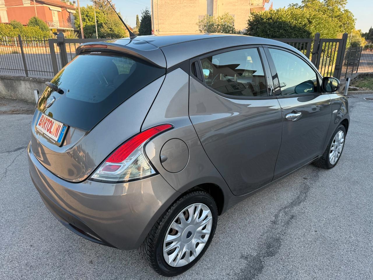 Lancia Ypsilon 1.2 69 CV 5 porte Gold