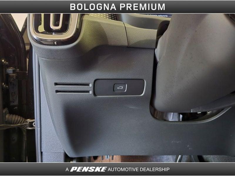 Volvo XC40 B3 automatico Ultra Black Edition