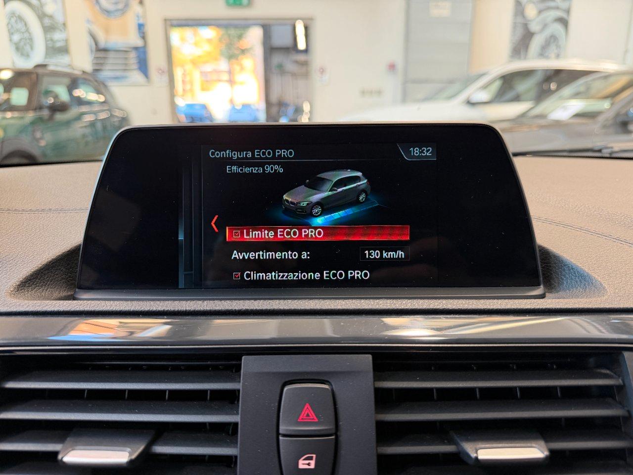 BMW 116 d Urban 5p auto - LED - 17" - Navi