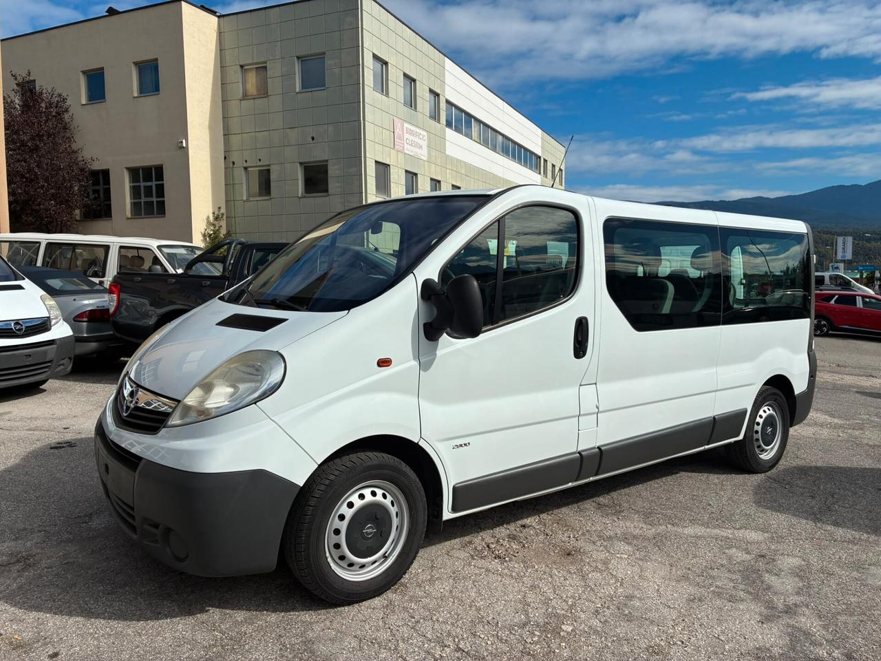 OPEL VIVARO 9POSTI 2.0 DCI PASSO LUNGO - GANCIO TRAINO