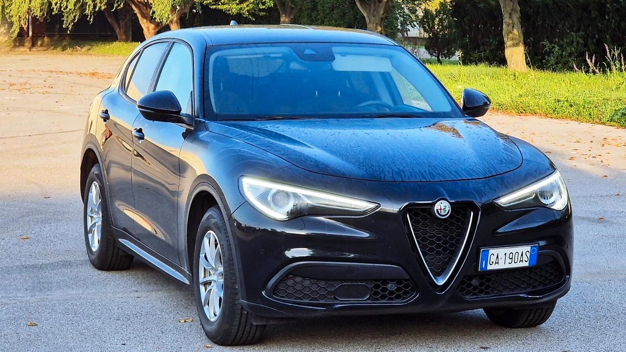 Alfa Romeo Stelvio 2.2 Turbodiesel 160 CV AT8 RWD