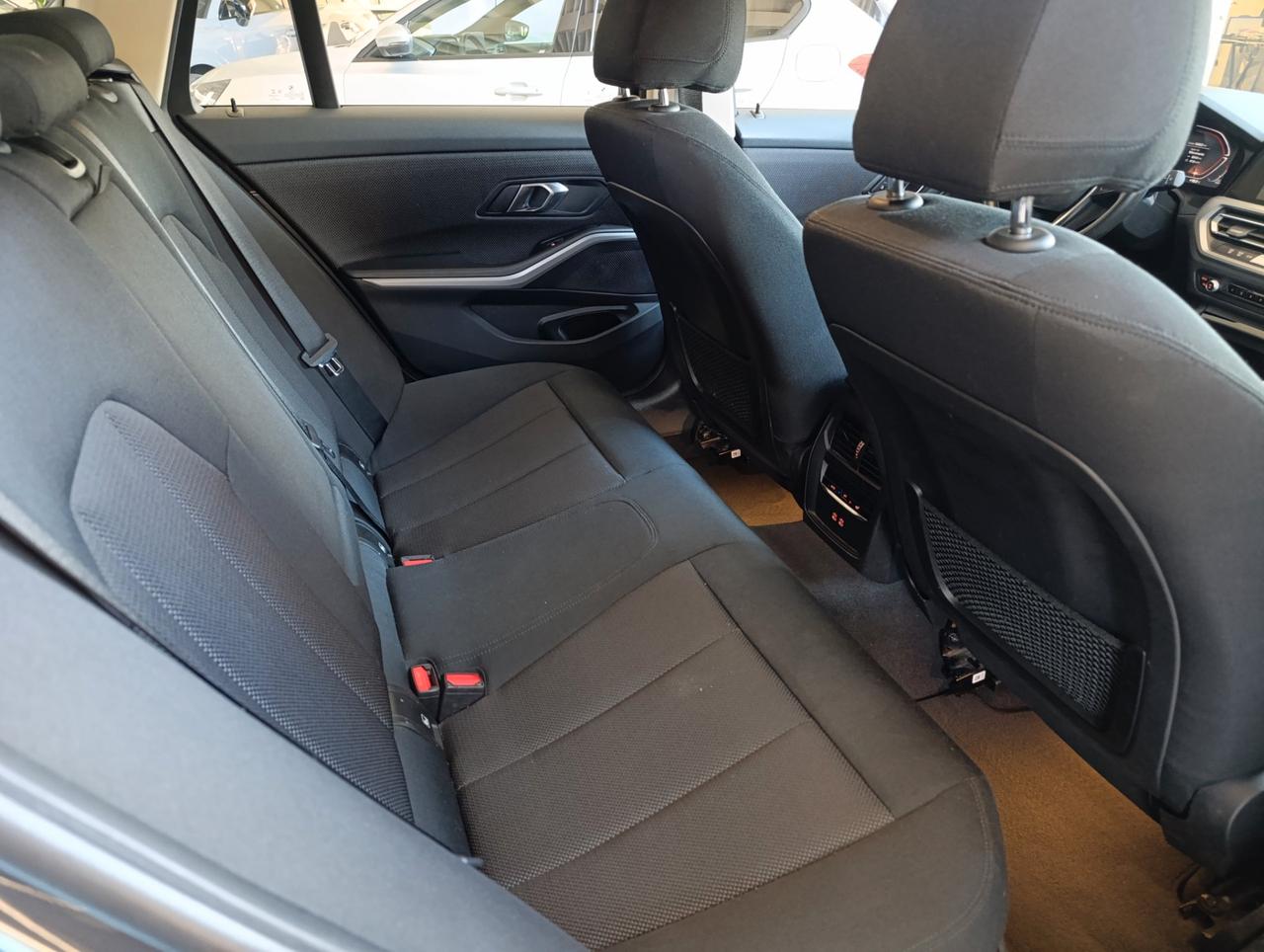 BMW 320 d Touring mhev 48V Business Advantage auto