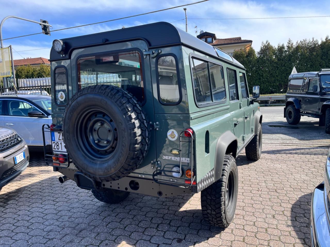 Land Rover Defender 110 2.4 TD4 Station Wagon SE