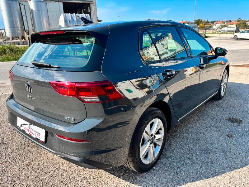 VOLKSWAGEN Golf 8ª serie Golf 1.0 eTSI EVO DSG...
