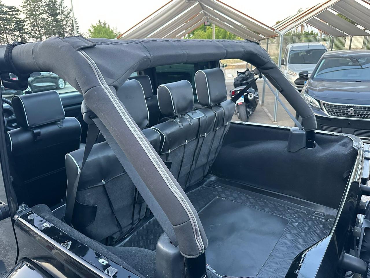 Jeep Wrangler Unlimited 2.8 Auto Sahara Hard-Top