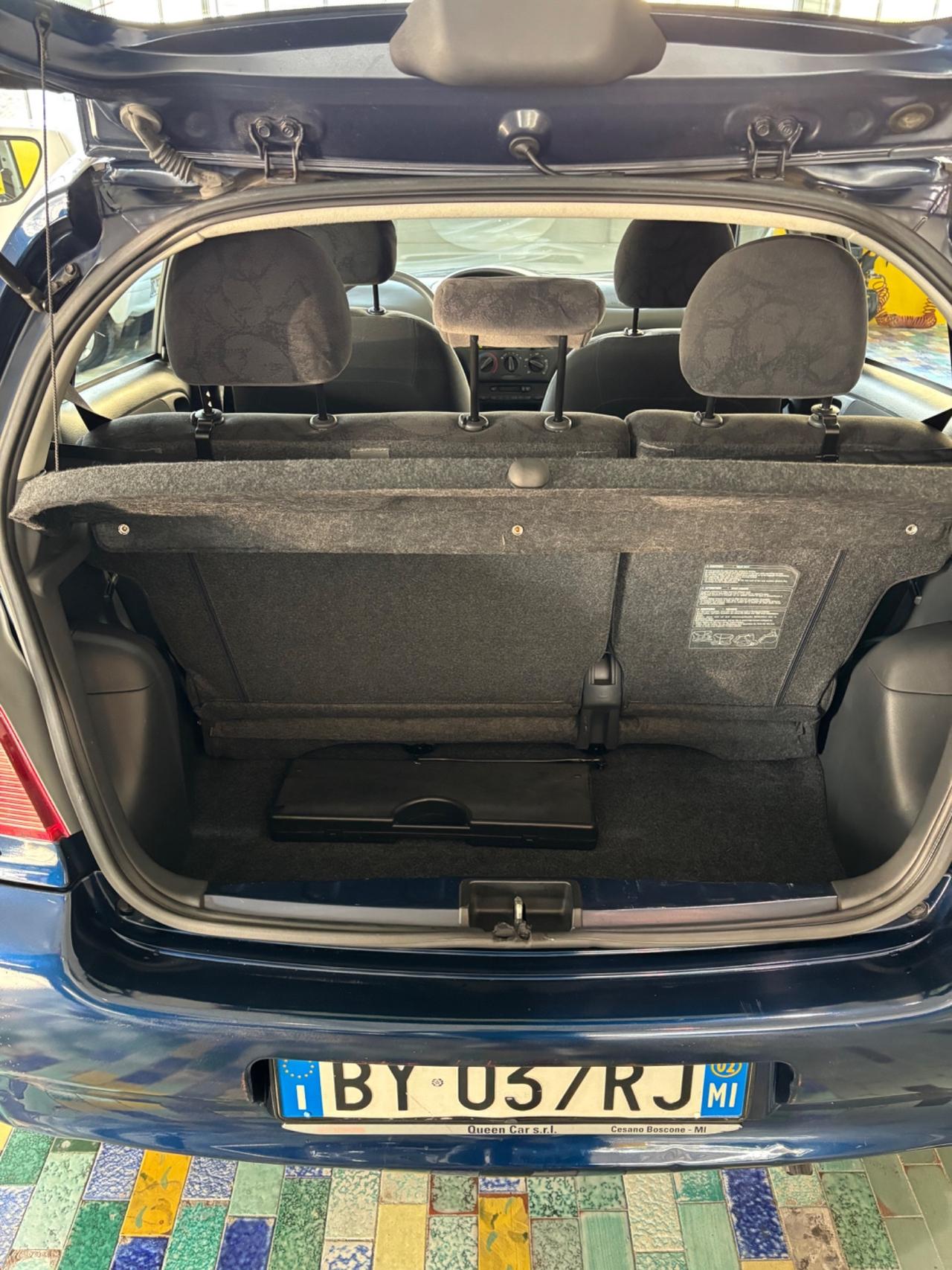 Toyota Yaris 1.0i 16V SOLO 9 MILA KM!!!