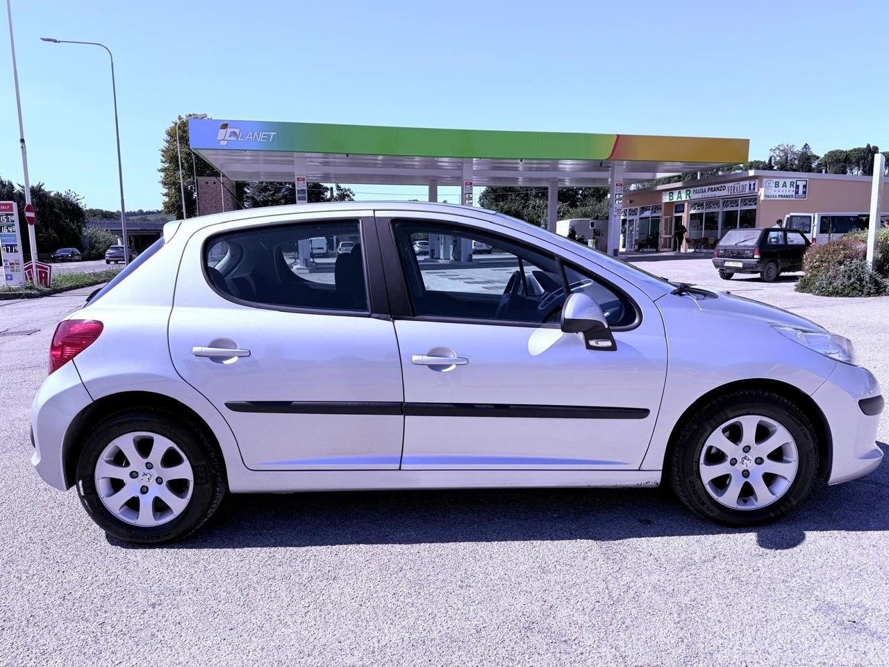 Peugeot 207 1.4 HDi 70CV 5p. Ok neopatentati