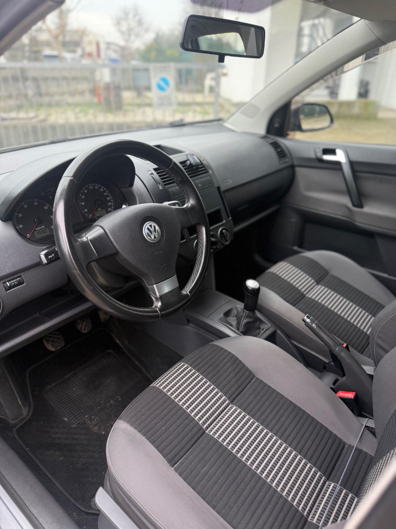 Volkswagen Polo 1.4 5P. 2009 POCHI KM NEOPATENTATI