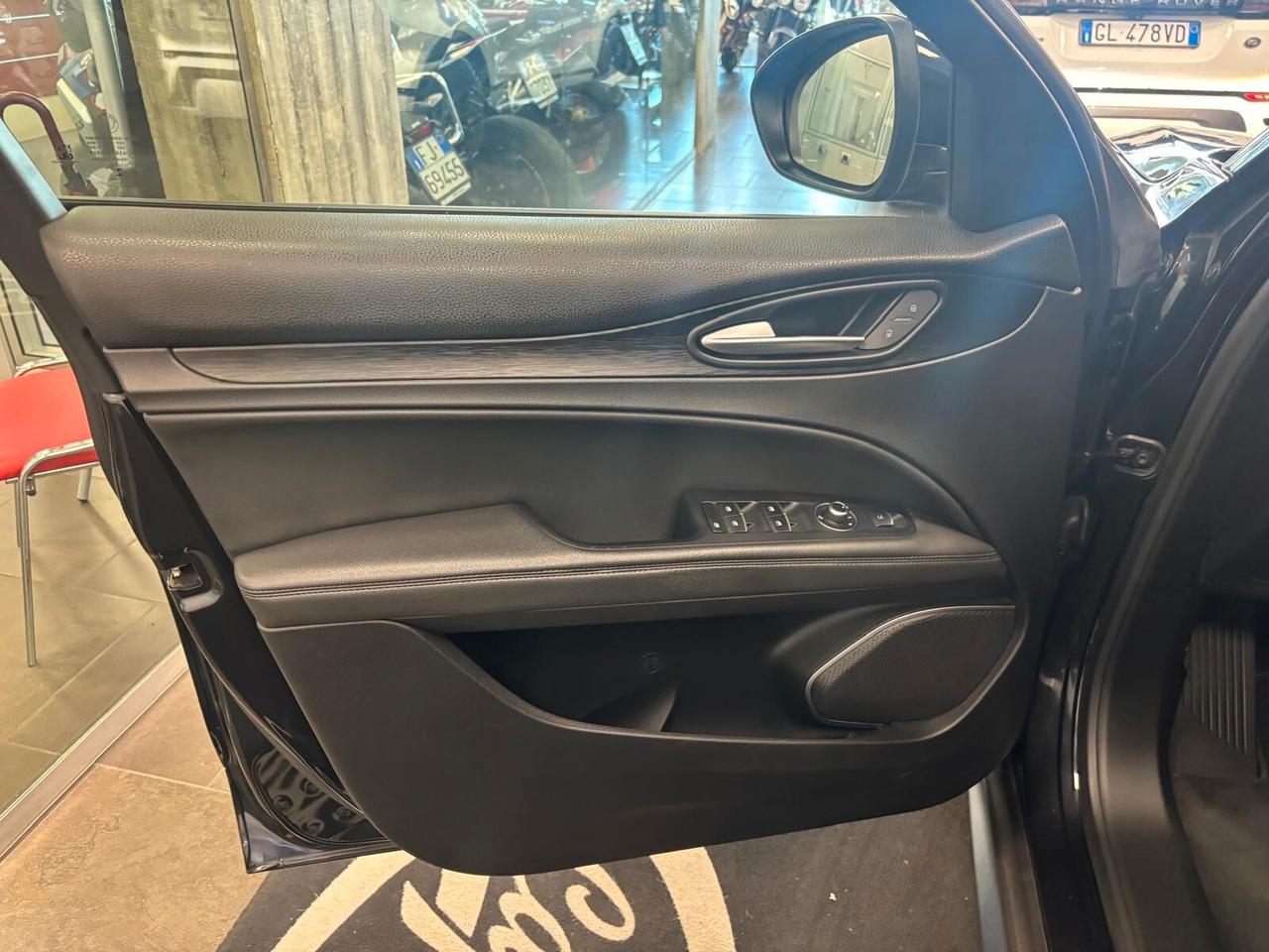 Alfa Romeo Stelvio 2.2 Turbodiesel 180 CV AT8 RWD Business