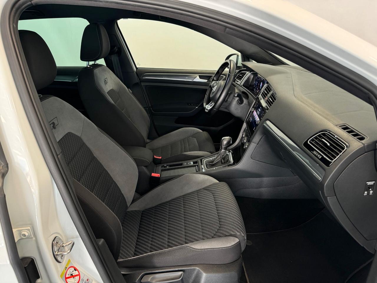 Volkswagen Golf 2.0 TDI DSG 5p. R LINE Sport Edition BlueMotion