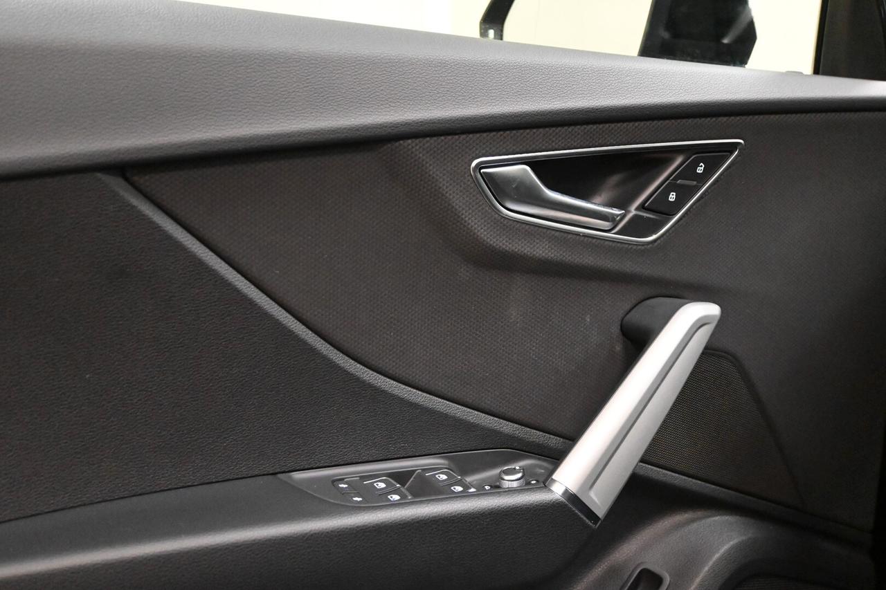 AUDI Q2 Q2 30 TFSI S line Edition