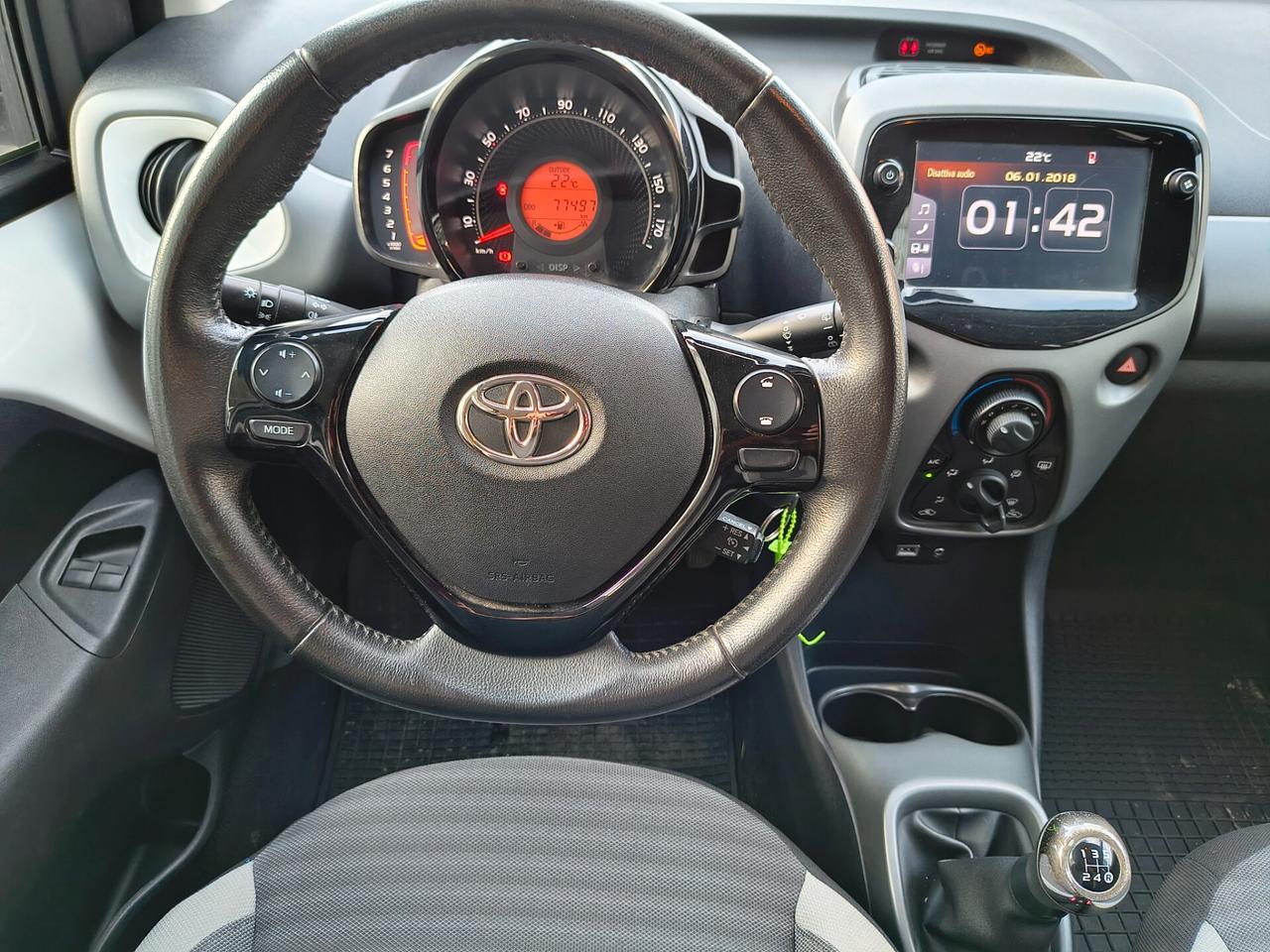 Toyota Aygo Connect 1.0 VVT-i 72 CV 5 porte x-fun