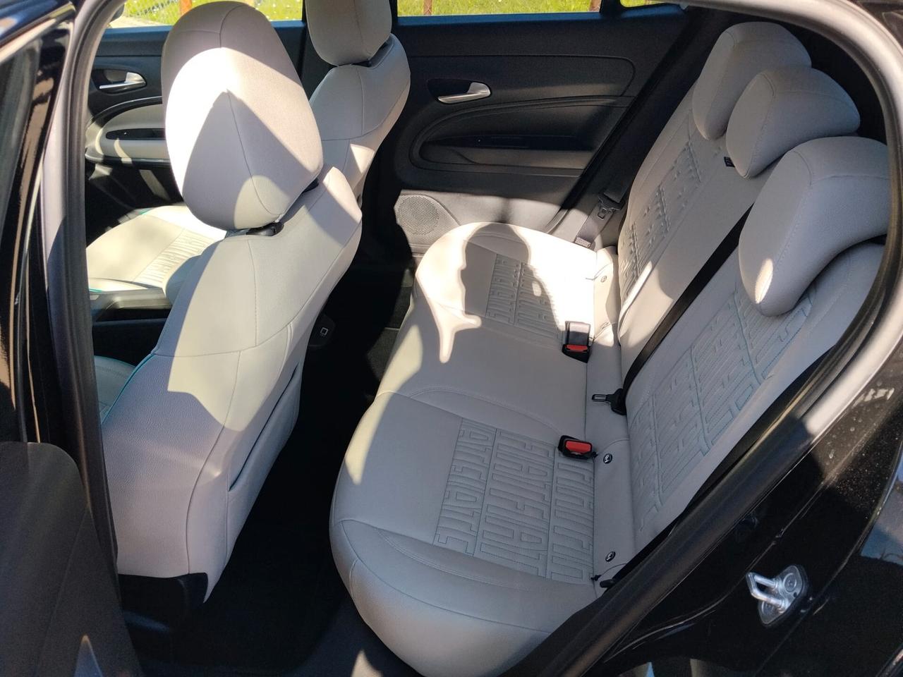 Fiat 600 Hybrid 100 CV DCT MHEV La Prima