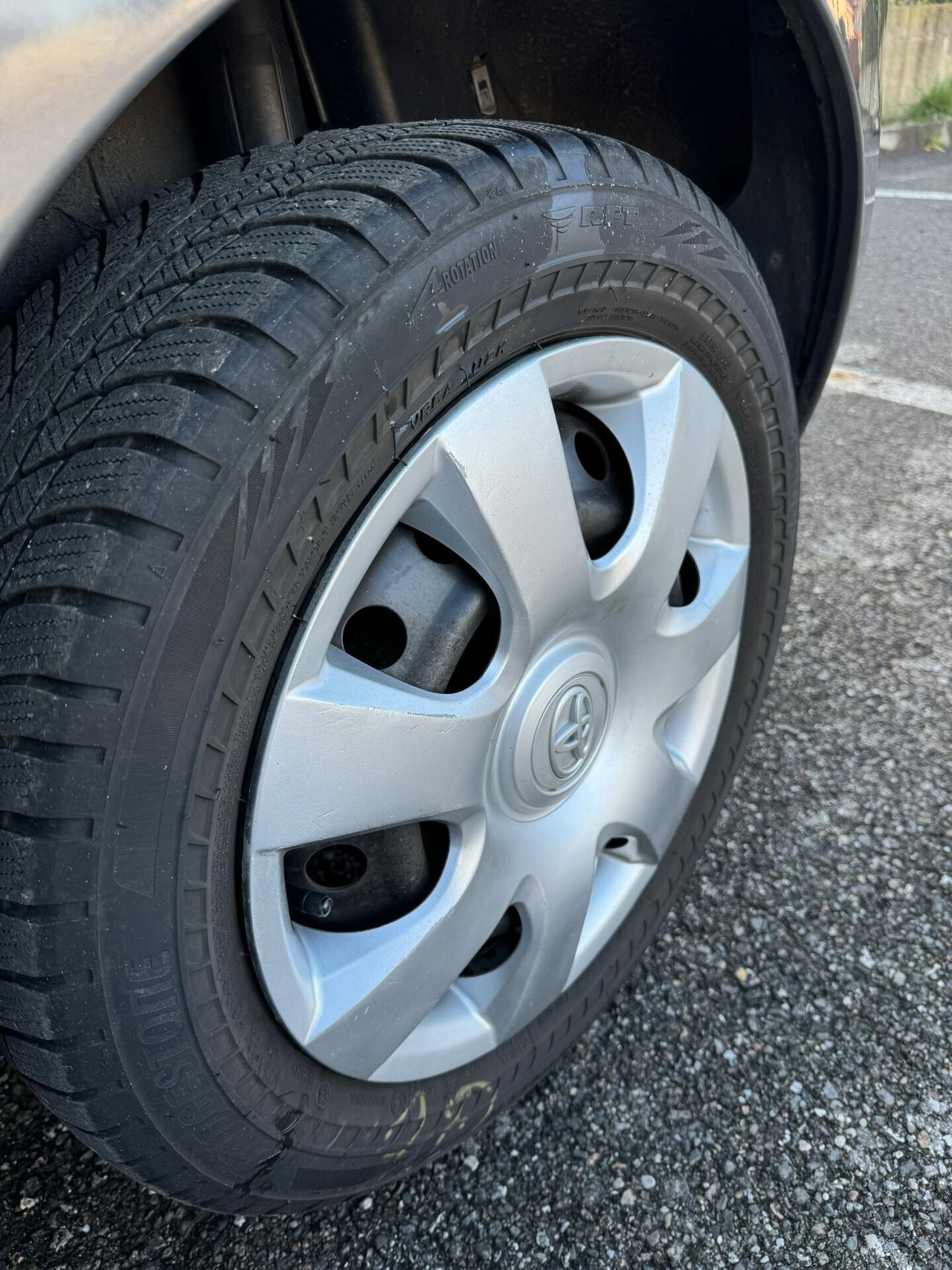 Toyota Yaris 1.0 5 porte Now GPL