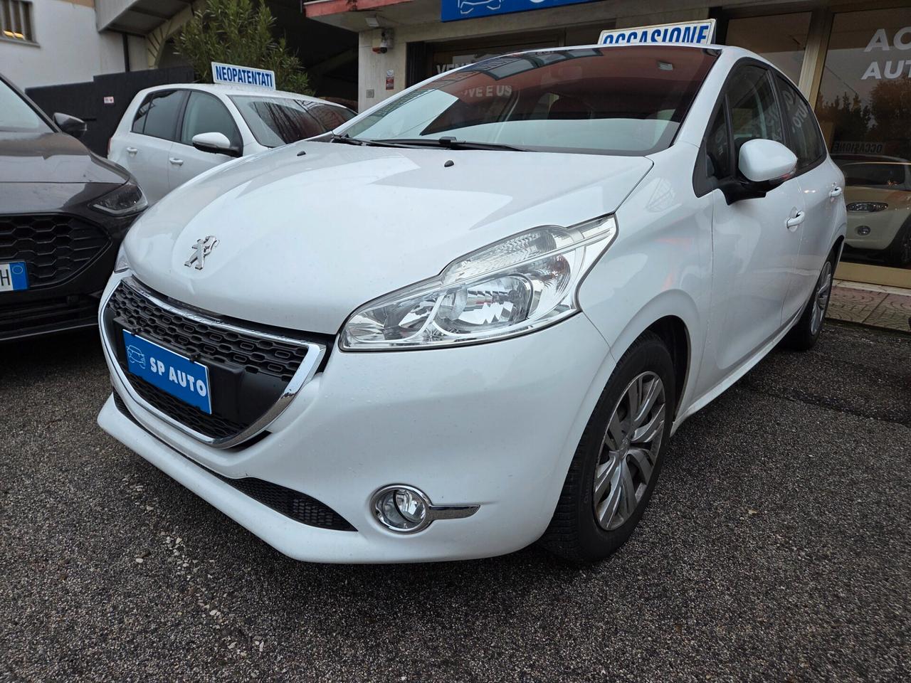 Peugeot 208 Neopatenatati - 2012