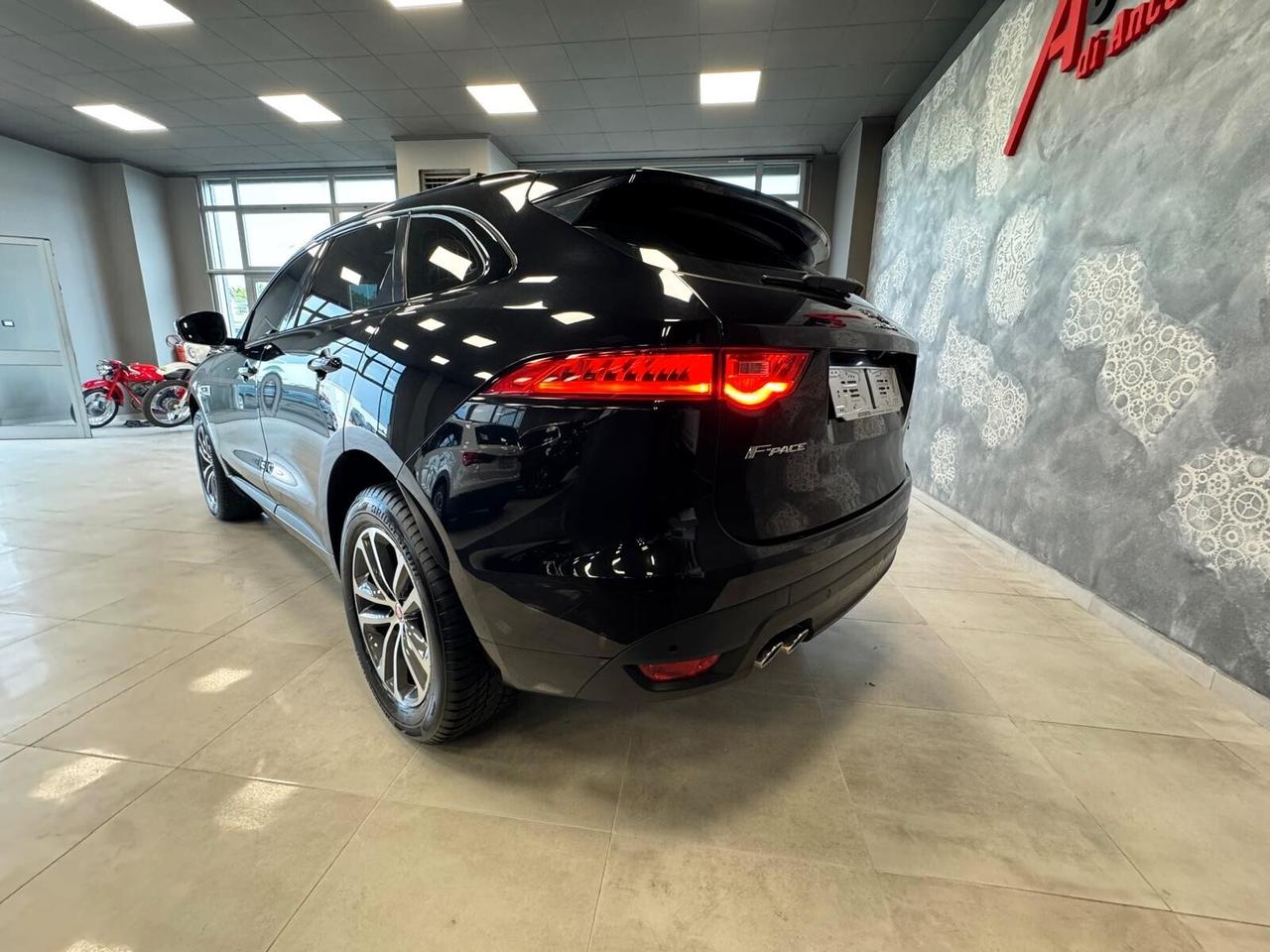 JAGUAR F-PACE 2-0 D4D 4WD TETTO APRIBILE R-DYNAMIC SPORT