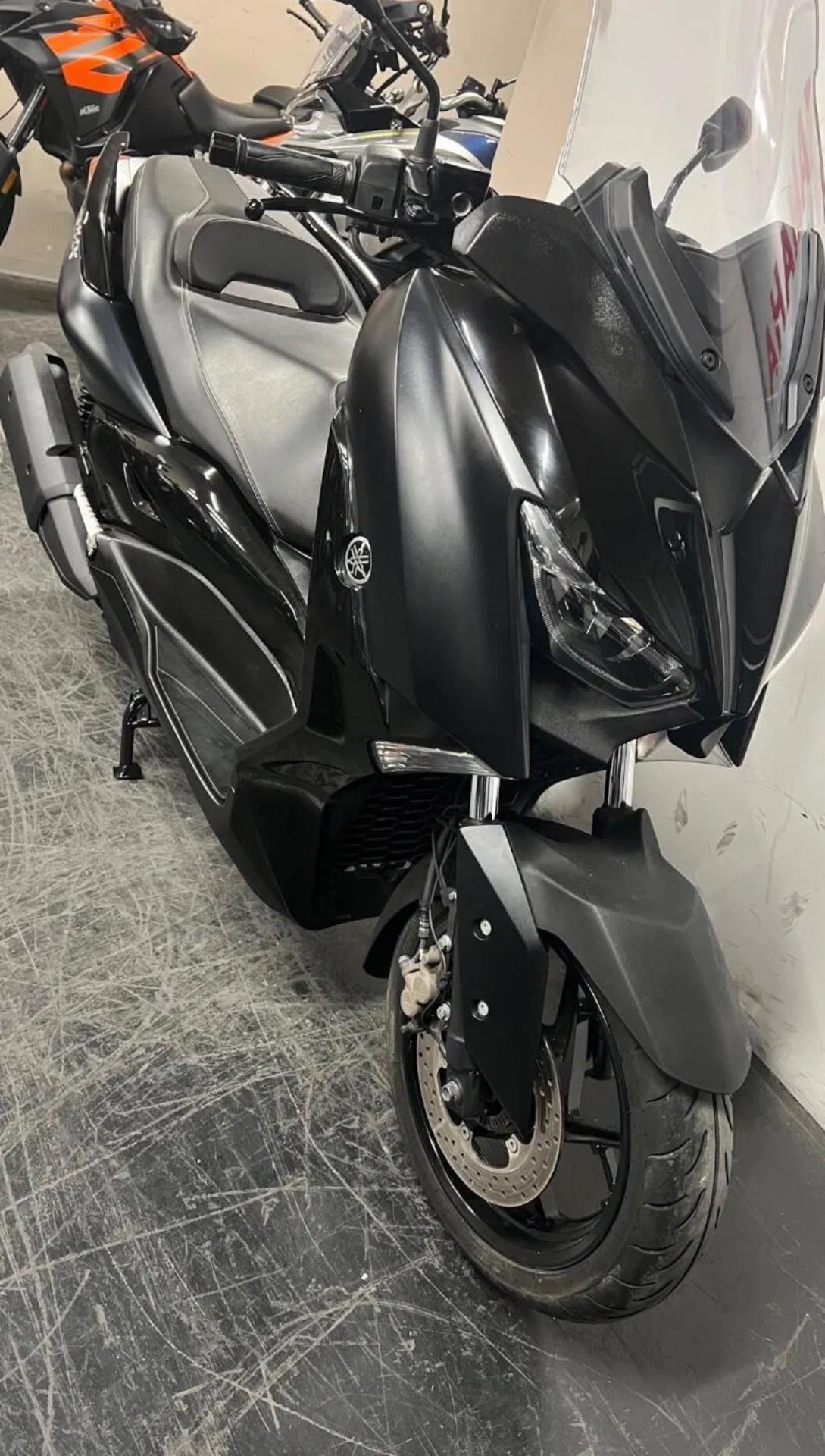 Yamaha X-Max 300 IRON MAX