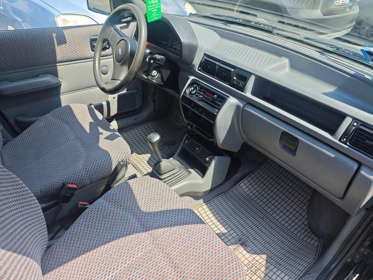 Ford Fiesta 1.1 5 porte Ghia