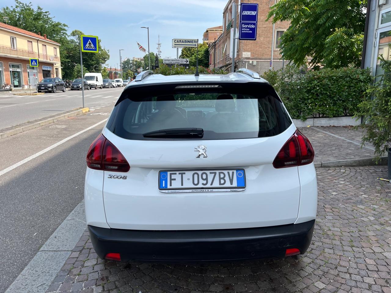 Peugeot 2008 1.2 82 CV S&S Allure