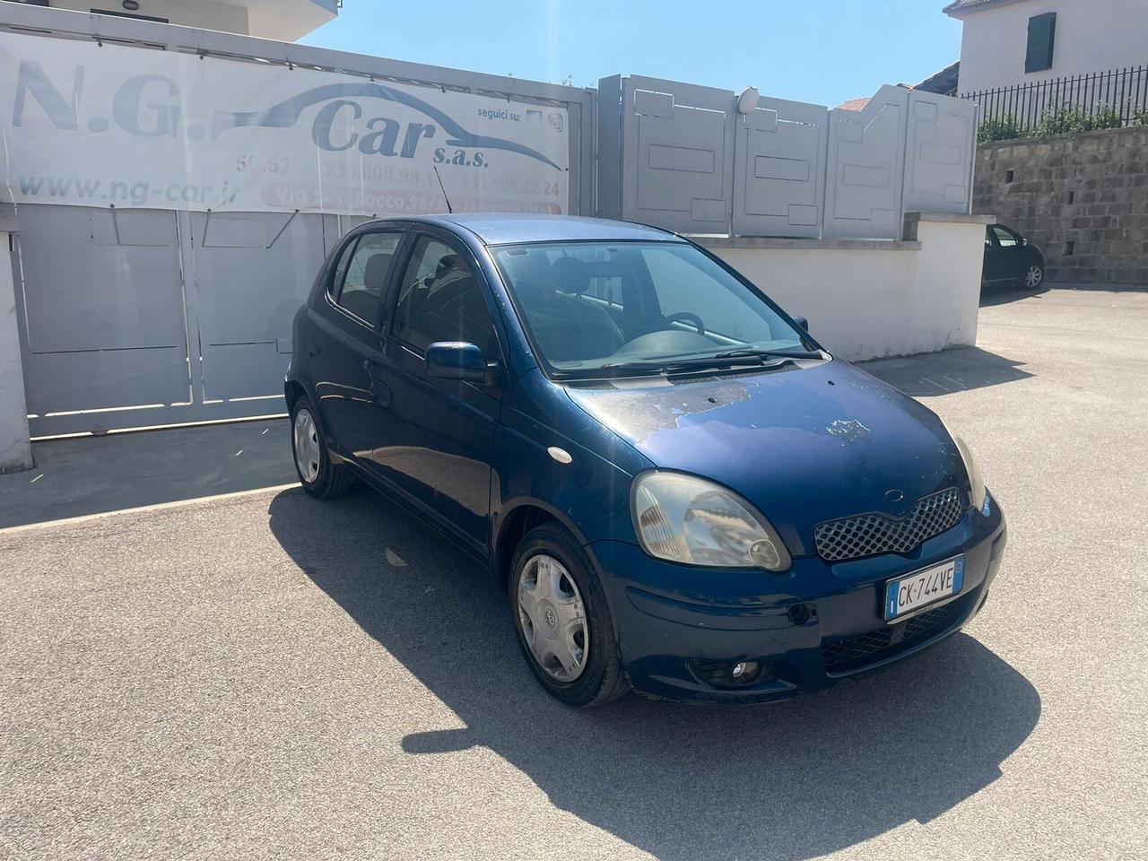 Toyota Yaris 1.0i 16V cat 5 porte Sol