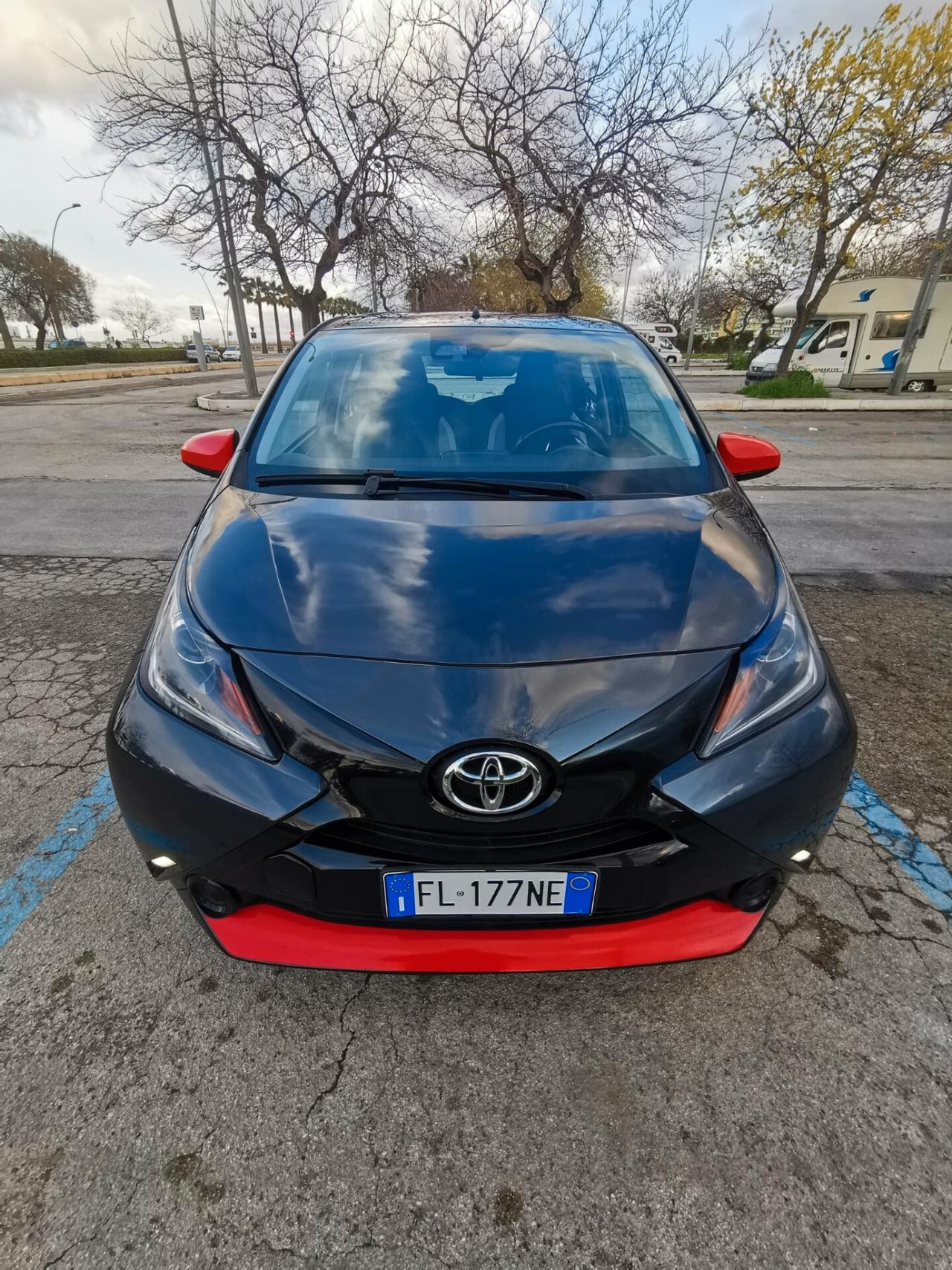 Toyota Aygo 1.0 VVT-i 69 CV 5P. x-play 2018