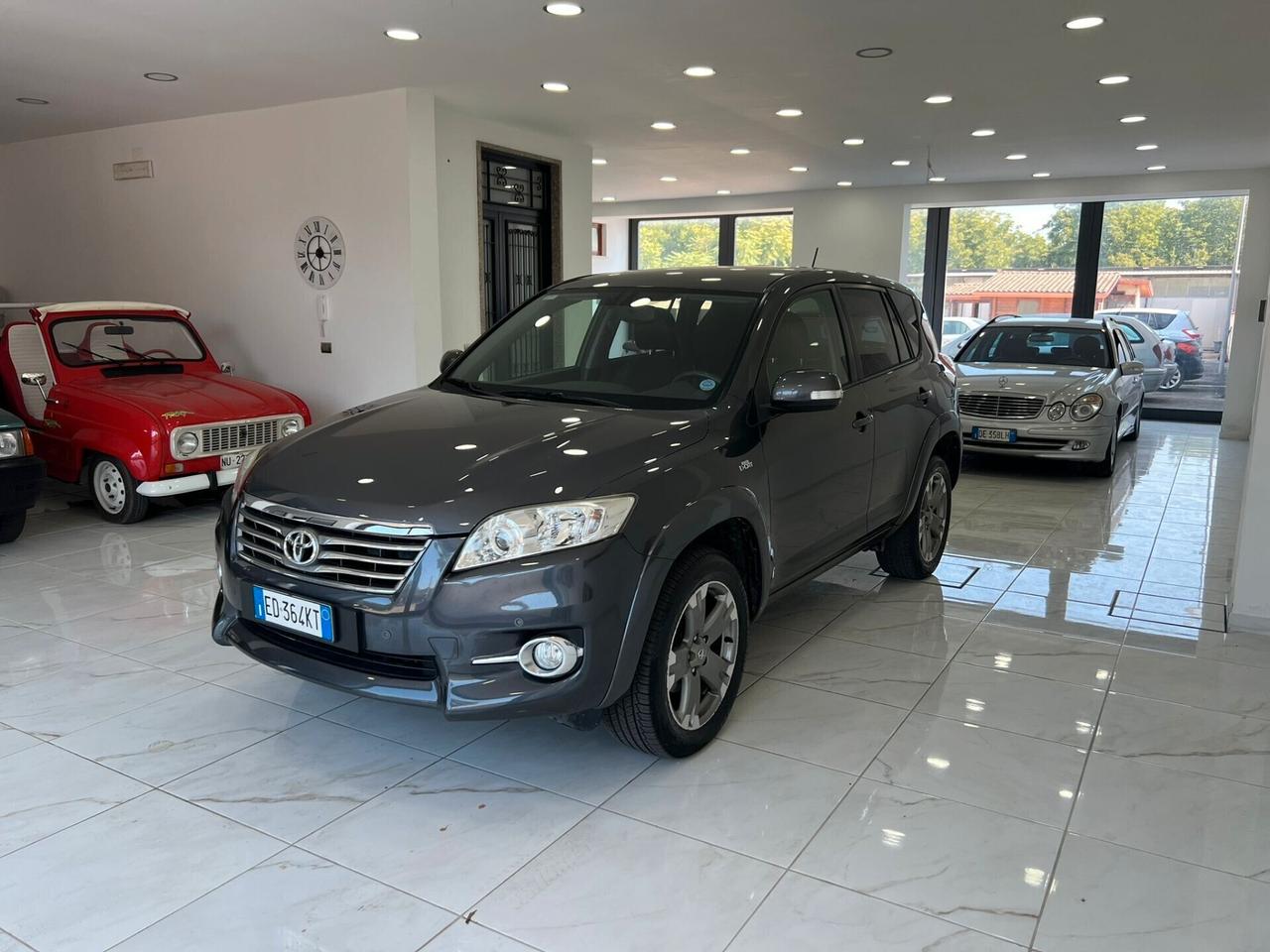 Toyota RAV4 2.2 d-cat Luxury CAMBIO AUTOMATICO