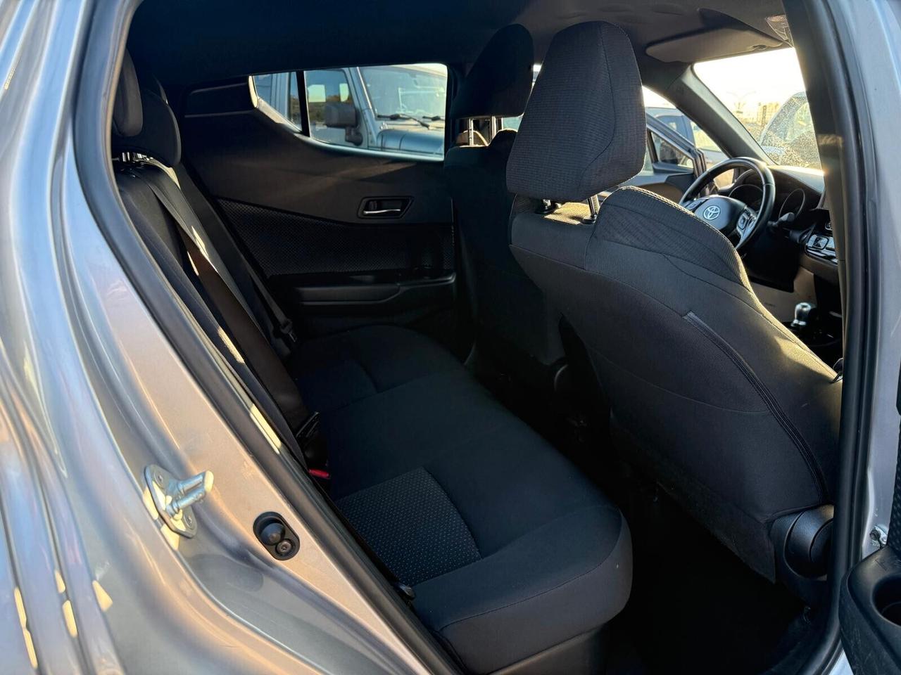 Toyota C-HR 1.8 Hybrid E-CVT Business