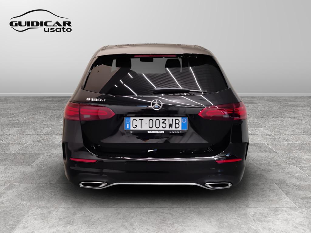Mercedes-Benz Classe B - W247 2023 - B 180 d AMG Line Advanced Plus auto