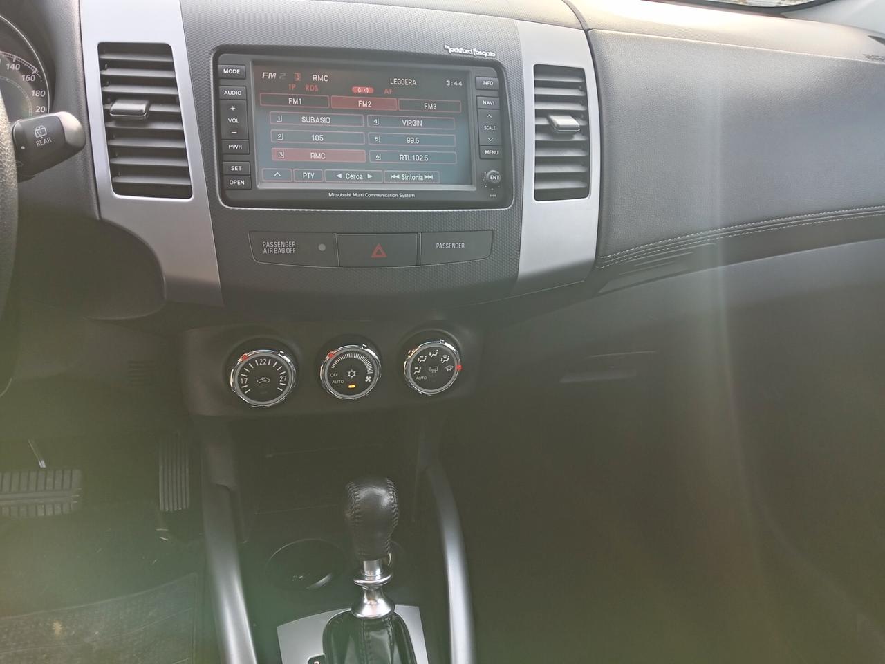 Mitsubishi Outlander 2.2 DI-D TC-SST Instyle DPF 7p TETTO APRIBILE