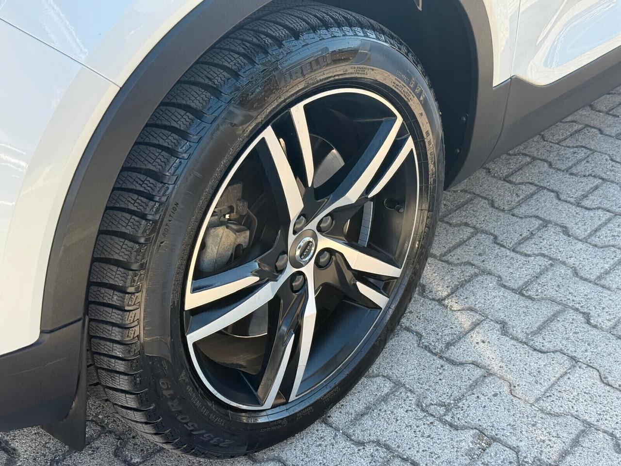 XC40 T5 Recharge Hybrid 262cv *Tetto *Gancio Traino