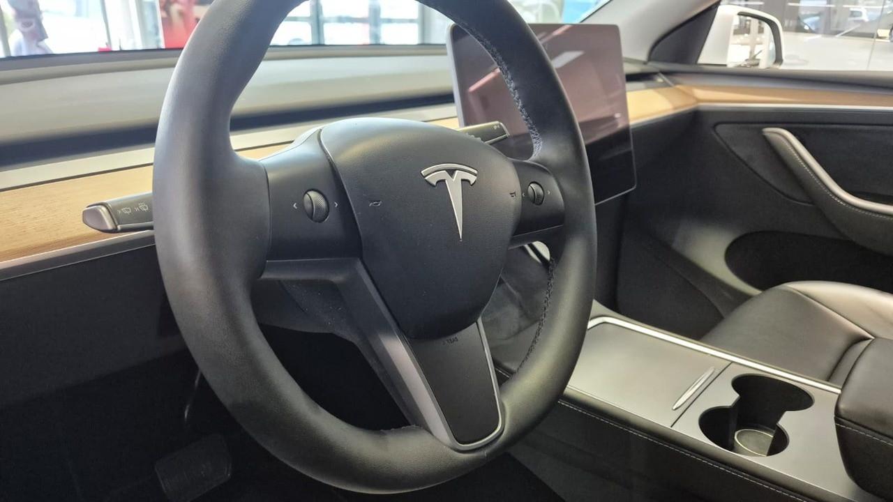 TESLA Model Y 2021 - Model Y Single Motor rwd